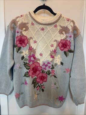 Beldoch Popper Vintage Floral Crewneck Sweater